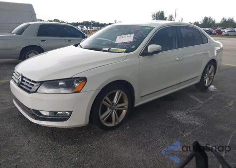 2015 Volkswagen Passat 1.8T Sel Premium из США, поврежденный, VIN 1VWCS7A35FC056917